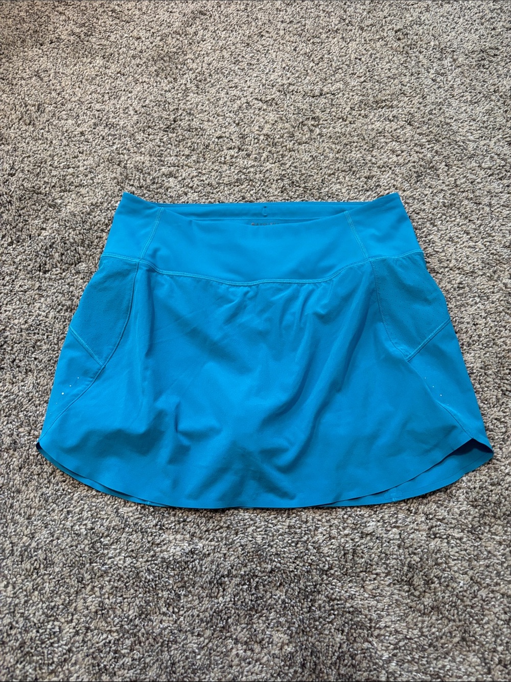 Athleta Run With It Skort 14” size small